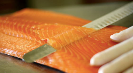 Saumon fumé d'Ecosse entier tranché main (Prix au kg)